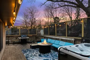 ★Minneapolis Oasis★Hot Tub w TV★Theater★Fire Pit★ - Image 4
