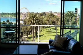 Waterfront Apartments: Bay View Deluxe (4603) - Image 4