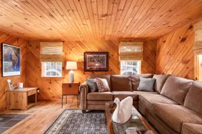 River Cottage, Chestertown - Image 2
