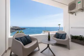 By Olas Suites Beachfront, Blue Suite - Image 3