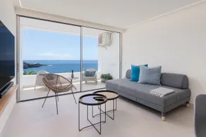 By Olas Suites Beachfront, Blue Suite - Image 5