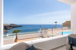 By Olas Suites Beachfront, Blue Suite - Image 4
