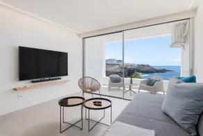 By Olas Suites Beachfront, Blue Suite - Image 2