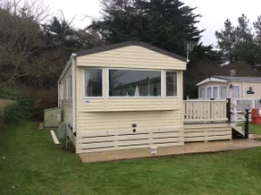 Two bedroom holiday home with decking and patio - Image 4