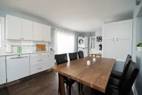 Sunset Beach House - Remodeled - 1 block to beach - Image 2