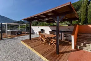 Duca House Small, Jacuzzi, Ferry Discount - Image 3