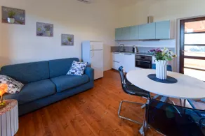 Duca House Small, Jacuzzi, Ferry Discount - Image 5