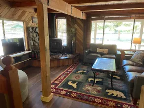 The Peace of Paradise Cabin 5 mi from the Nisqually entrance to Mt.Rainier - Image 3