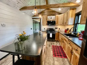 Cheerful two bedroom Farmhouse with free parking - Image 3