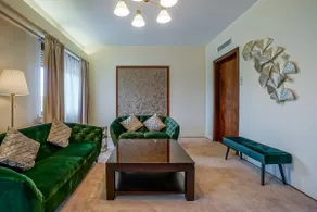 Quiet Old Town Sanctuary · Spacious 3BR for 6 - Image 4