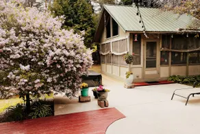 Unique Artisan home, near water, beach ,biking & hiking trails,3 bedroom,Hot tub - Image 2