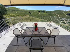 House with terrace overlooking the Barbaresco vineyards - Image 2