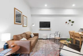 Modern Living Near Downtown with Private Courtyard - Image 2
