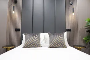 NEW Deluxe Comfy Studio Apt @Orchard/Somerset Area - Image 2