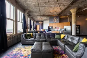 Penthouse Suite - 6 beds, Downtown - Amazing Views - Image 3