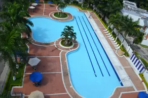 Immerse yourself in the luxury of an unforgettable vacation. - Image 3