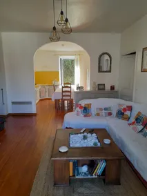 Spacious and pleasant 2-bedroom near the village center - Image 5