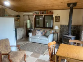 Cozy cabin with fenced-in yard (pet friendly) - Image 2