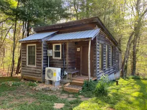 Cozy cabin with fenced-in yard (pet friendly) - Image 5