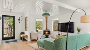 Stylish Shales Brook Cottage-Cozy up to happiness - Image 5