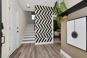 Illusion House - Quick Drive to Airport & Malls - Image 3