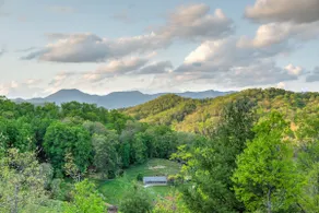 Views, Game room, Hot-Tub, Fire Pit, 10 Beds - Image 3