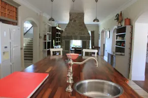 Warm comfortable large house with stunning views - Image 3
