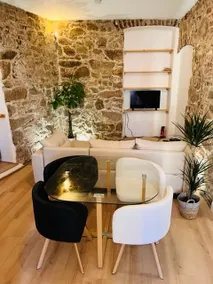 Cozy and modern 2 bedroom hyper center Wi-Fi*AC - Image 2