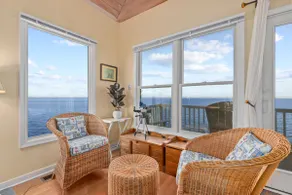 Enchanting Edge of the World Cottage - Image 4