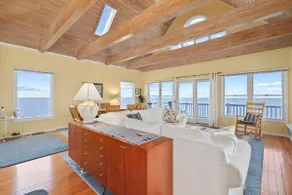 Enchanting Edge of the World Cottage - Image 3