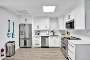 Remodeled Deerfield Beach House 2 Blocks To Beach Laundry Full Kitchen Private Fenced Yard Pets OK - Image 4