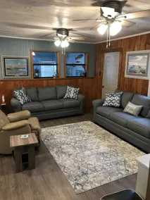 Bayouside fishing camp with private launch - Image 3