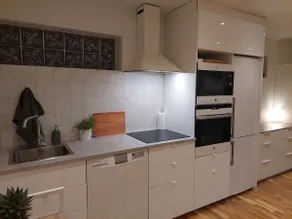 Cozy 1-bedroom apartment with free parking - Image 3