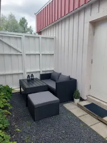 Cozy 1-bedroom apartment with free parking - Image 4