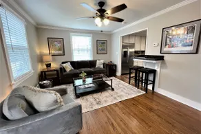 Perfect 2 bed, remodeled home in quaint Pendleton - Image 3