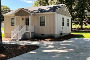 Perfect 2 bed, remodeled home in quaint Pendleton - Image 2