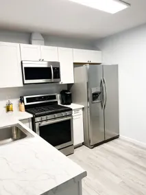 2BR 1BA Spacious Modern Suite 4 - Image 2