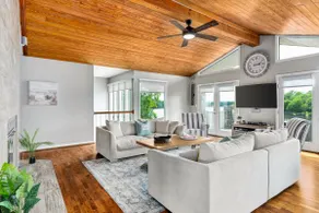 Family-friendly lake escape w/ pool & dock - Image 4