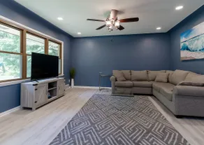 Cozy Remodeled 3BR Getaway Near Scenic Beaches! - Image 3