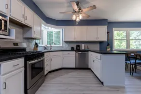 Cozy Remodeled 3BR Getaway Near Scenic Beaches! - Image 5