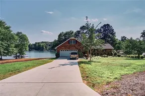 Deep-Water Keowee Lakefront, Dock, Deck, Kayaks - Image 5