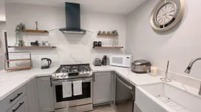 Exquisite 5BR Staycation Home close to Knott's Berry Farm and Disneyland - Image 5