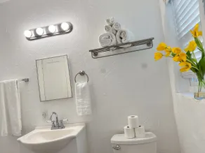 Spacious 1bed/1bth*pet friendly*free parking124A - Image 3