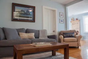 Cozy Little Shanty in the Heart of Mt. Pleasant - Image 2