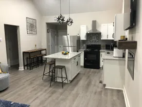 4 Sweet Ensuites - Updated Home (4 BR w/ pvt bath) - Image 5