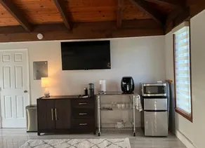 Modern Studio 5mins from Beach and Downtown Delray - Image 4