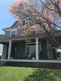 Charming older 3-bedroom home with free parking. - Image 2