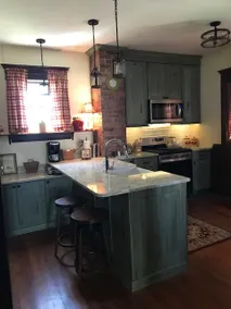 Charming older 3-bedroom home with free parking. - Image 4