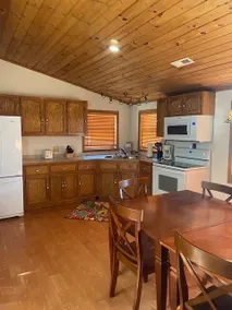 Woodsy 2 bdrm Log Home 3 - Image 5