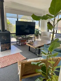 Sandy's Alpine Retreat in Mount Beauty - Image 3